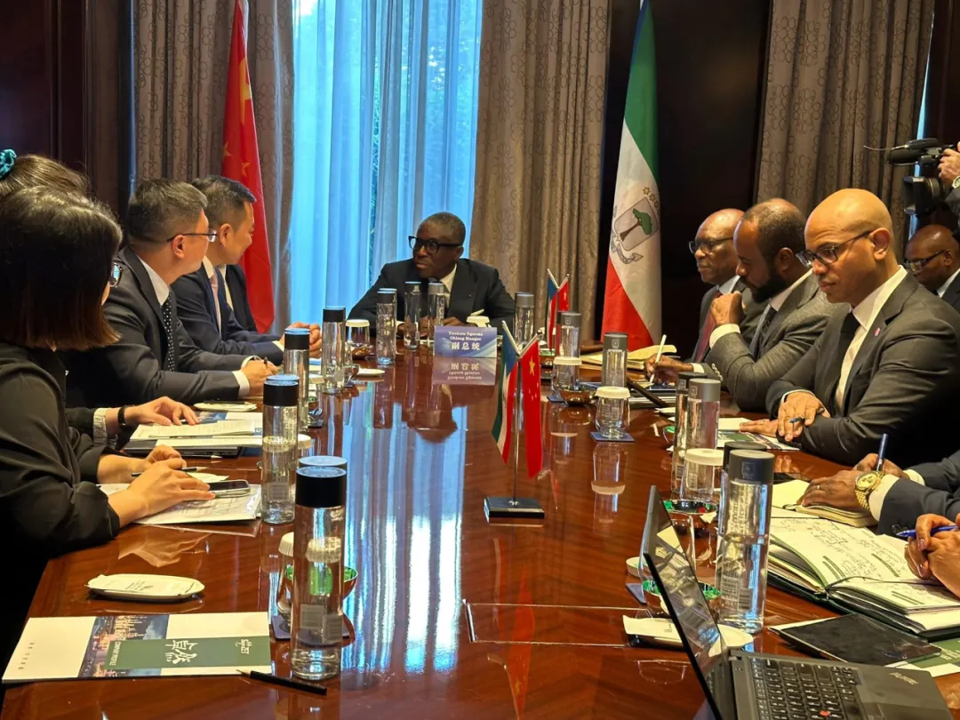 赤道几内亚共和国访华代表与利澳平台注册开户股份深入探讨工业协同生长